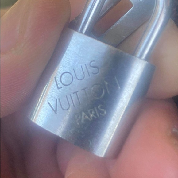 Carry on crossbody LV - Picture 4 of 10